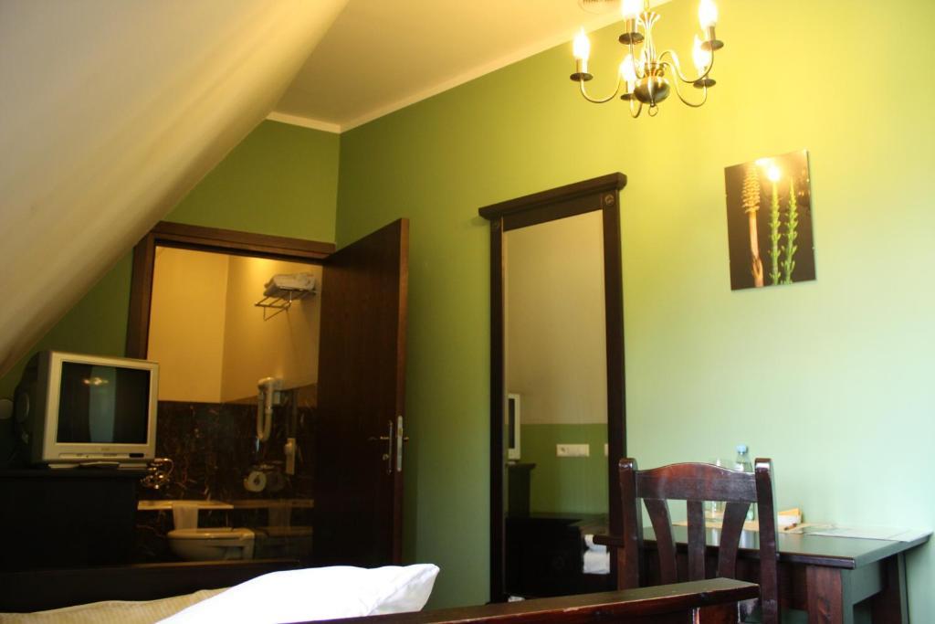 Klasztor Cedynia Hotel Quarto foto